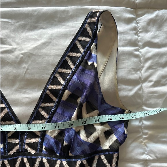 BCBGMAXAZRIA Silk Geometric Print V Neck Sleeveless Maxi Dress Blue White Black - Picture 4 of 11